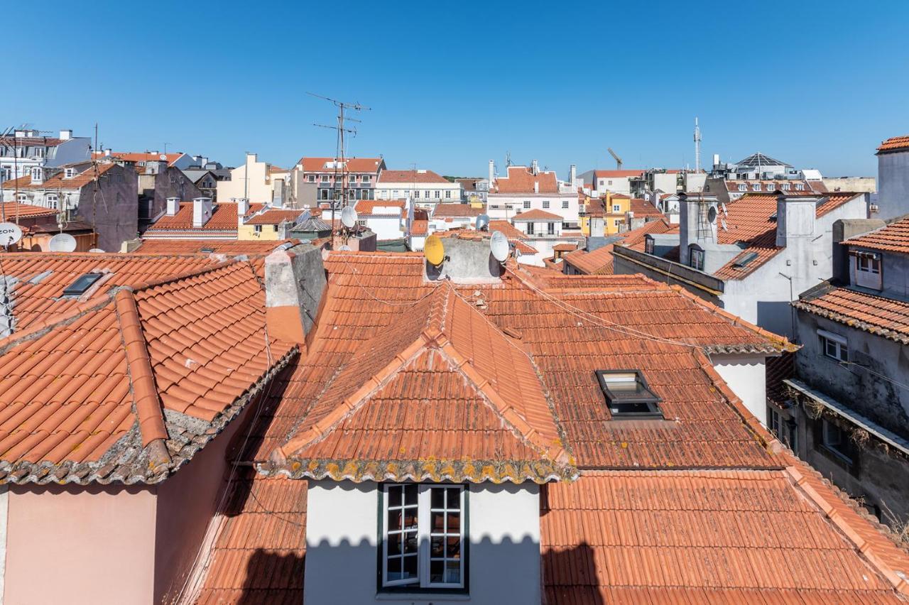 Portas Do Bairro * Lisboa