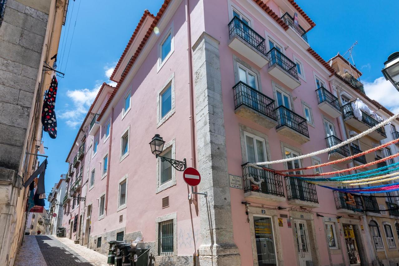 Portas Do Bairro * Lisboa